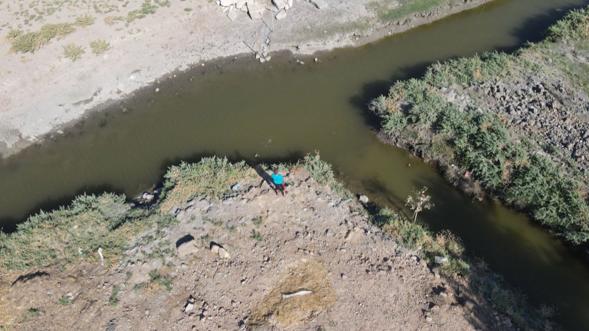 Hatay'daki mahallelerde bulunan su kanalları, tehlike oluşturuyor