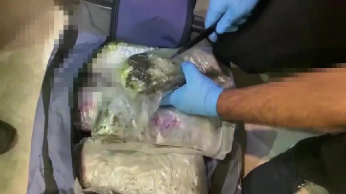 Kocaeli'de 12 kilo 900 gram uyuşturucu ele geçirildi