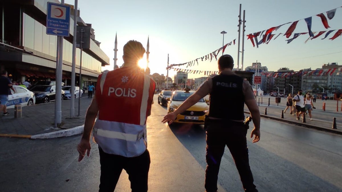 Taksim'de asayiş uygulaması yapıldı