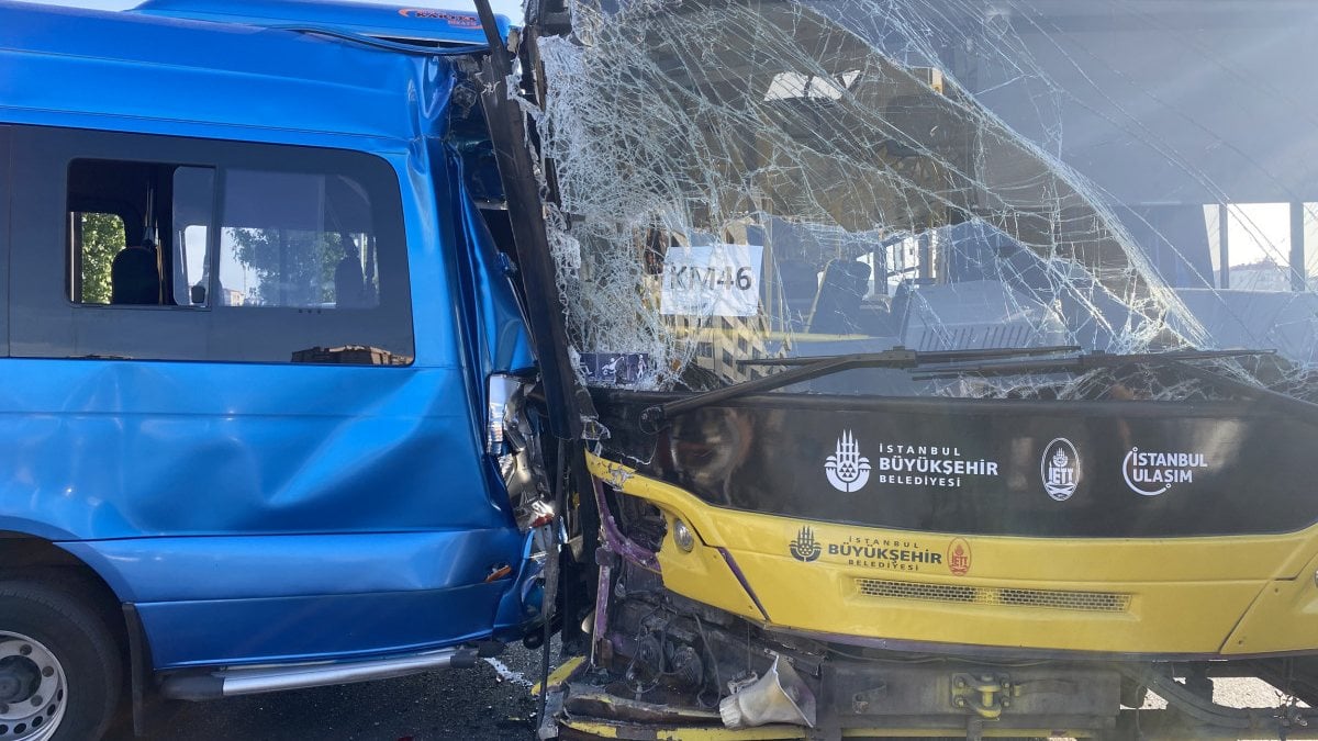 Ataşehir'de İETT otobüsü yolcu minibüsüne çarptı