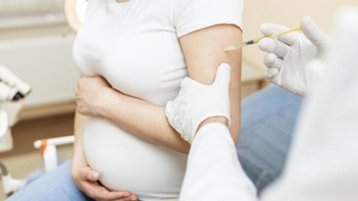 Aşı rehberinde güncelleme: Hamileler her dönemde aşı yaptırabilecek