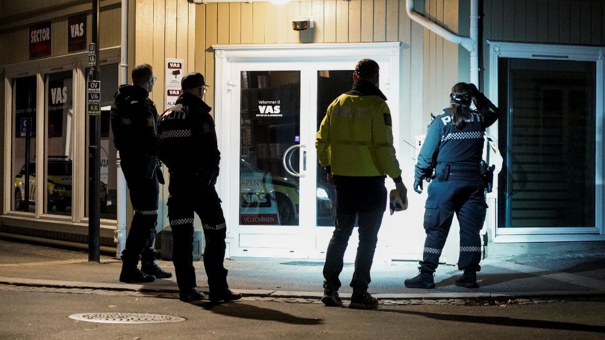 Norveç'te oklu saldırıdan sonra polise silah taşıma emri verildi