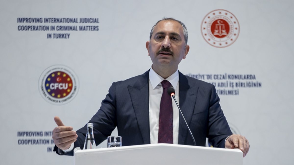 Abdulhamit Gül: Yargı, asla el uzatılacak bir yer değildir