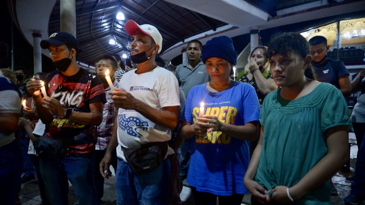 Göçmenler, Meksika sınırından ABD'ye geçmeye çalışıyor