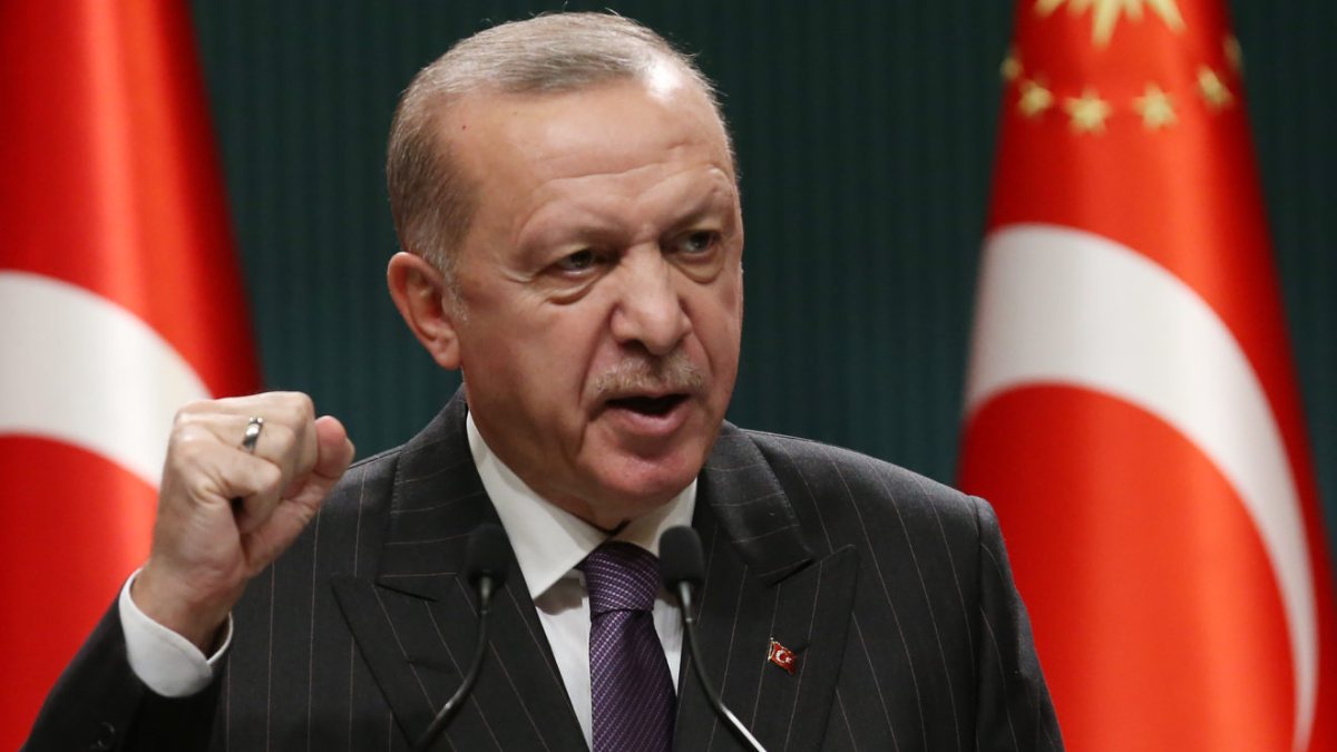Cumhurbaşkanı Erdoğan, Bakü dönüşü gazetecilerin sorularını yanıtladı