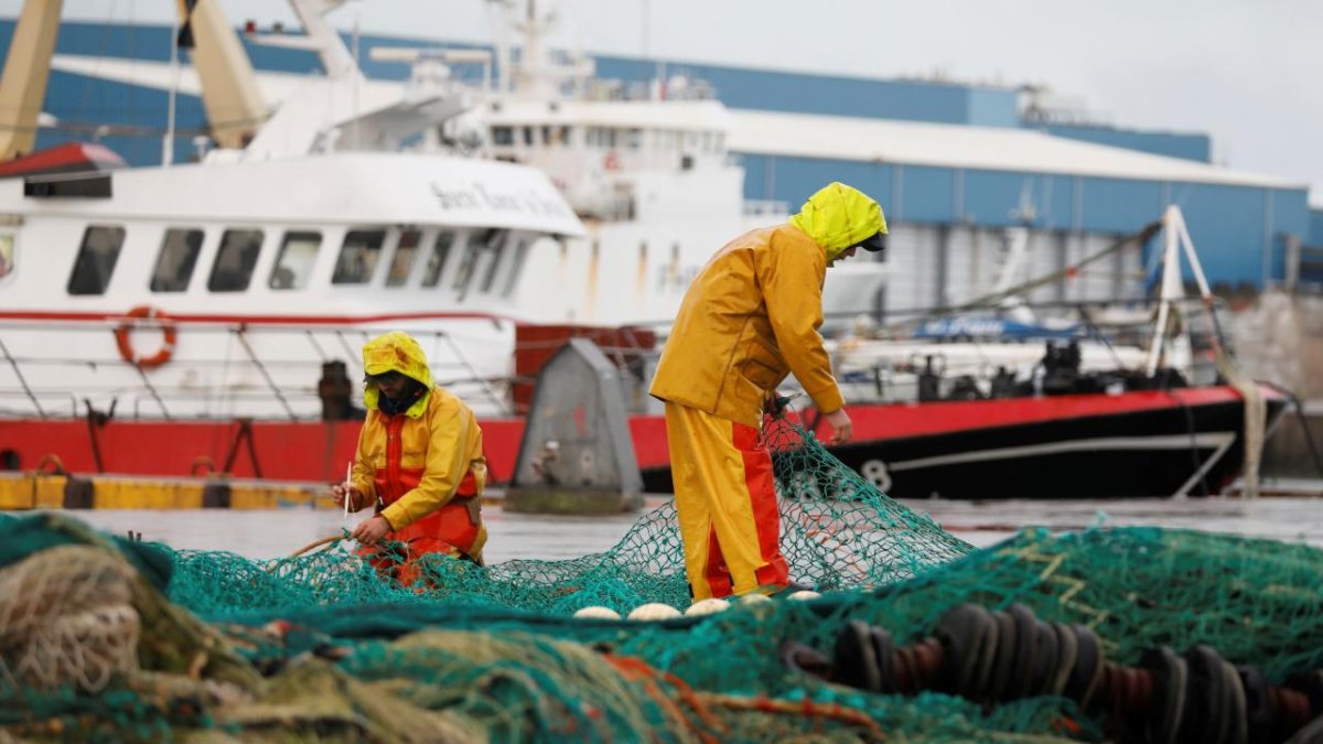 Fransa balıkçılık krizi ile ilgili İngiltere’ye 10 Aralık’a kadar süre verdi