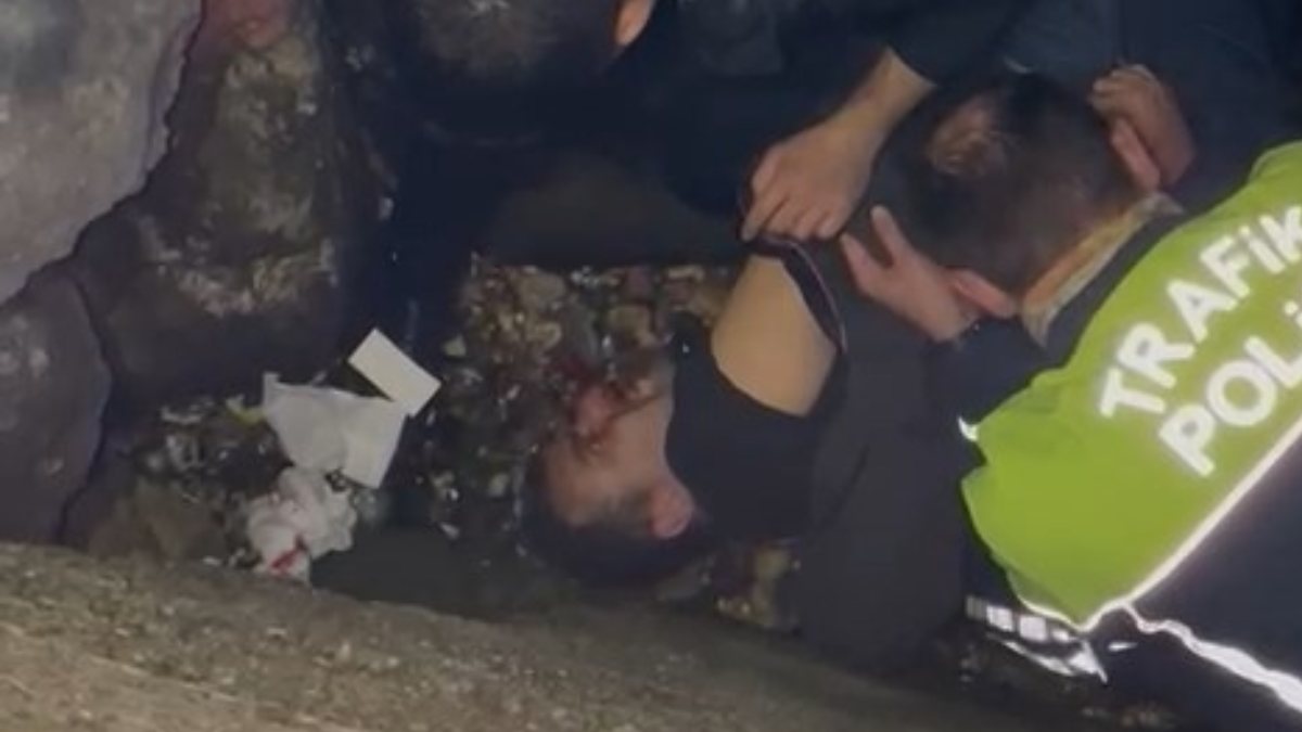 Mudanya'da denize atılan kişiyi polis kurtardı