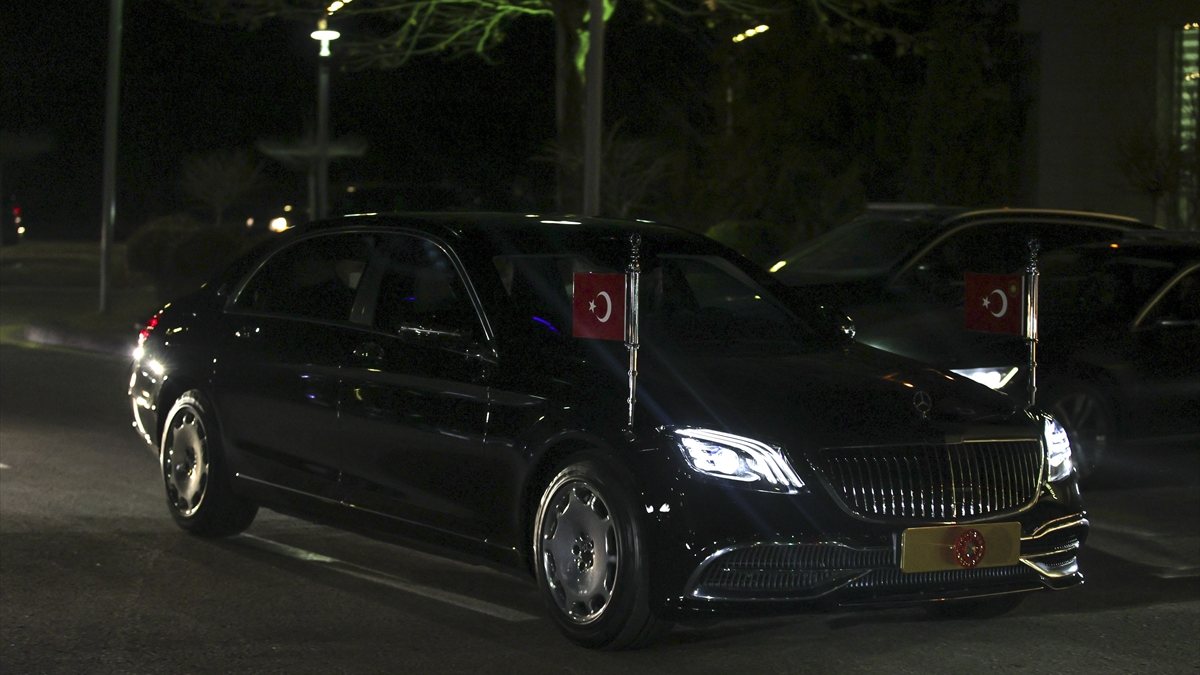 Cumhurbaşkanı Erdoğan Arnavutluk'tan döndü