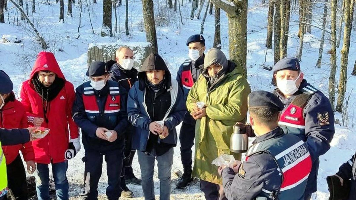 Kırklareli'nde ormanda kaybolan 4 kişi 10 saat sonra bulundu