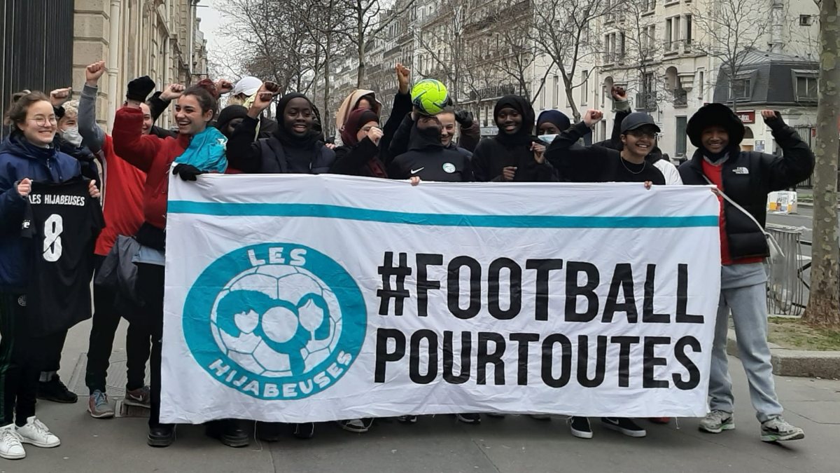 Headscarf ban in competitions in France protested by sportswomen