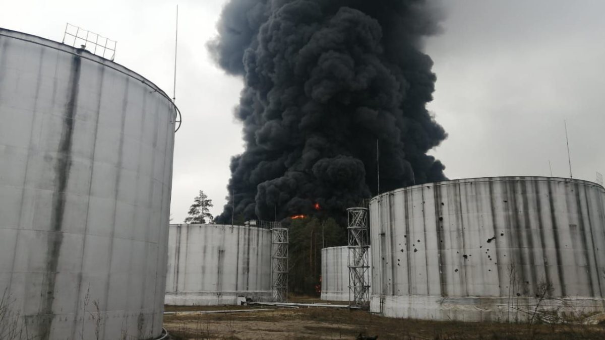 Russian forces hit oil refinery in Chernihiv