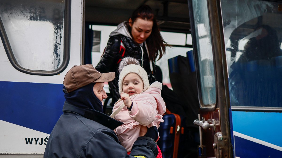 UN: More than 1.5 million refugees in Ukraine crossed to neighboring countries