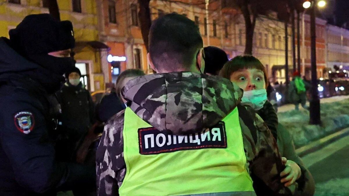 3,500 detentions in one day during anti-war protests in Russia