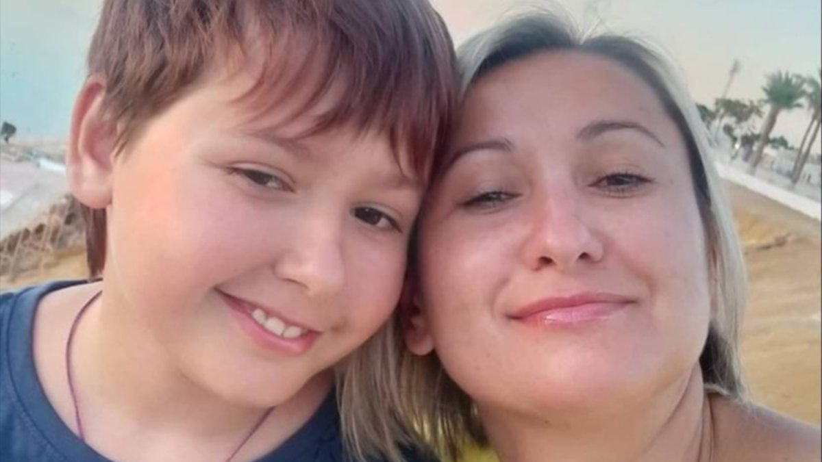Mother and son who died in the bombardment in Ukraine are buried in the garden of their house
