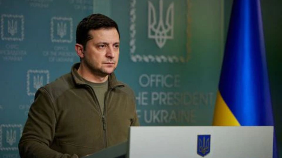 Zelensky: Russian bombs approached NATO border