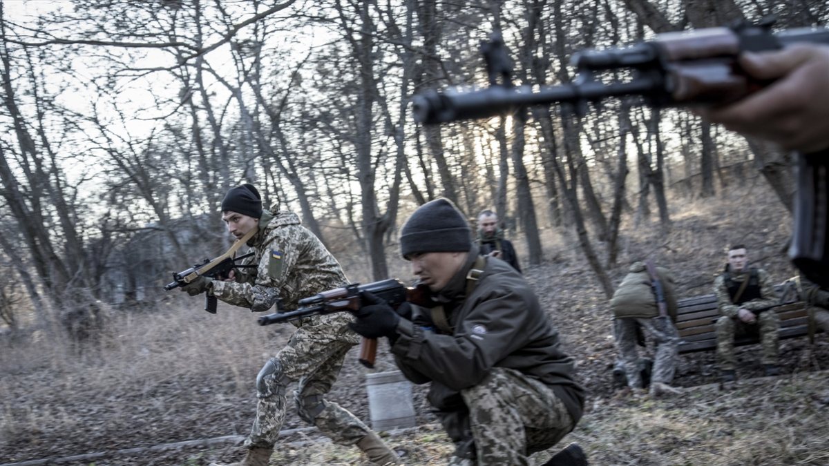 Frames from the military training of Ukrainian volunteers