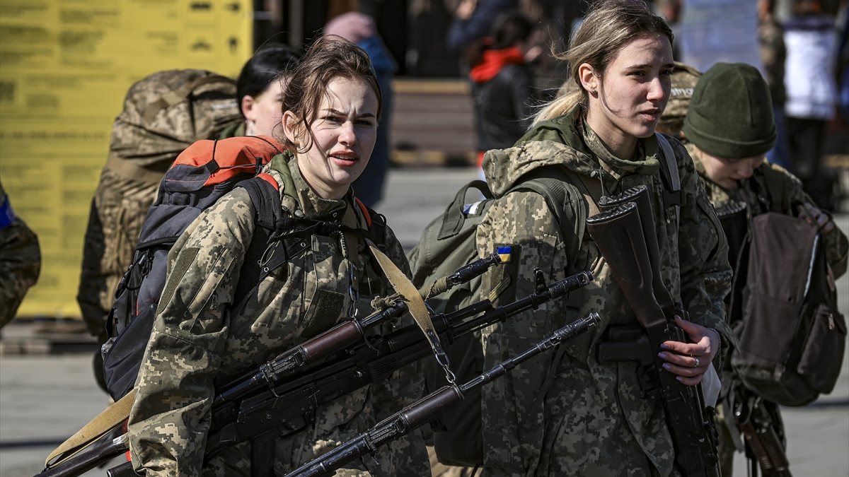 Ukrainians continue to join the army