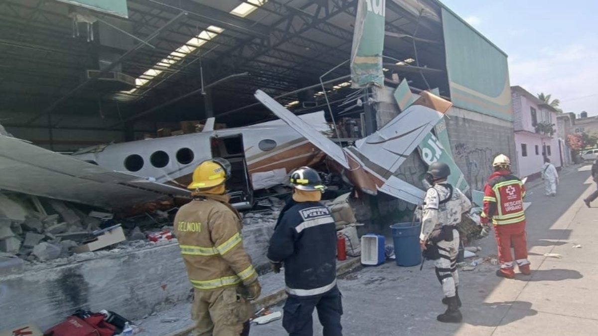 Disaster that killed 3 people in Mexico: The plane crashed on the market