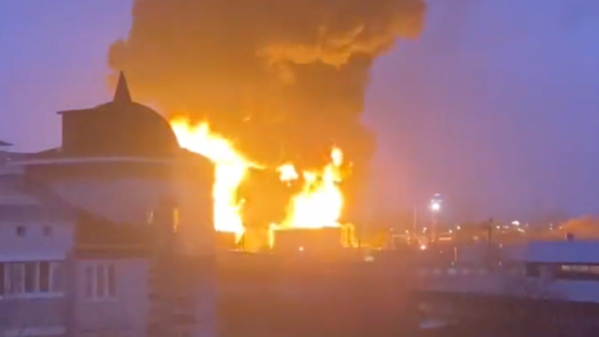 Ukrainian helicopters hit oil refinery on Russian soil