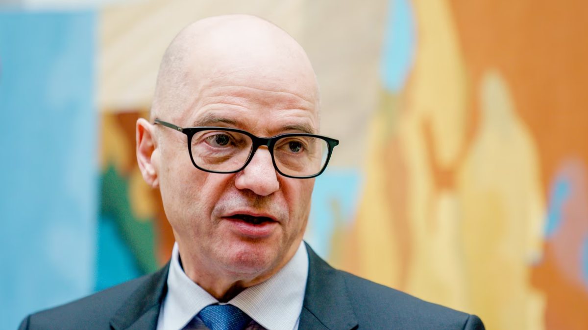 Norwegian Defense Minister Enoksen resigns due to illicit relationship