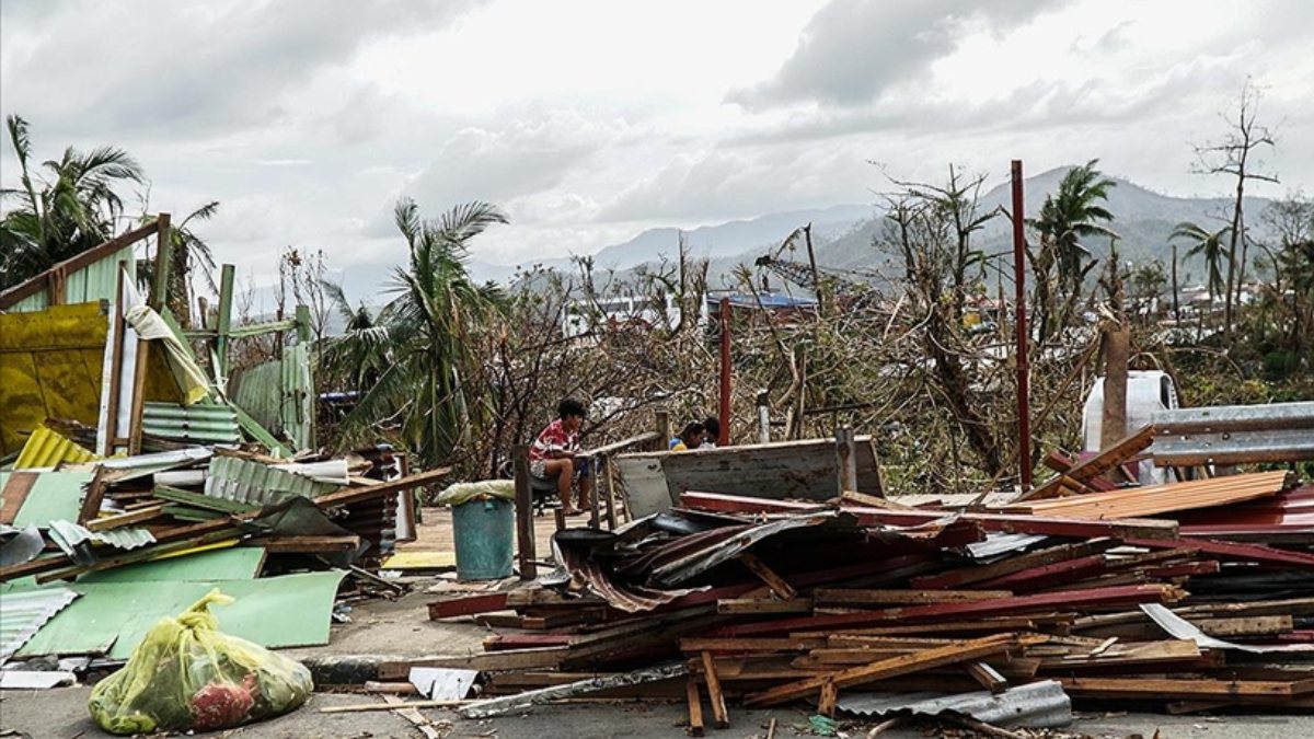 Deaths rise in tropical Megi storm in Philippines