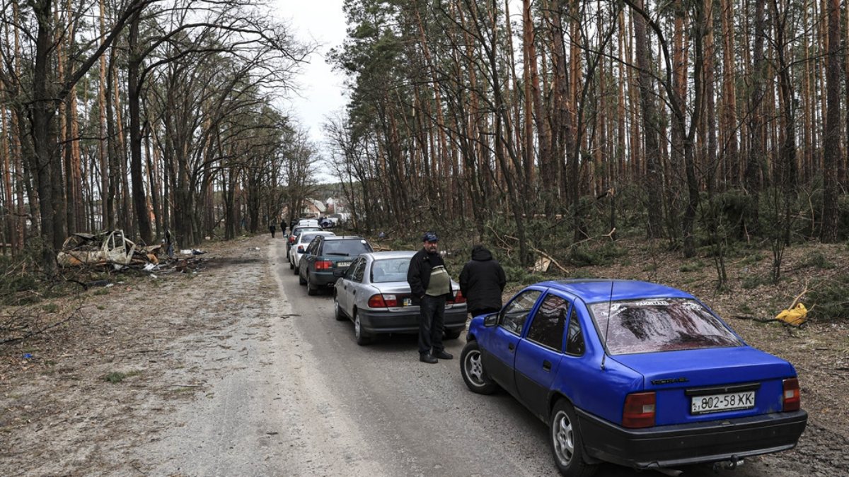 Civilians in Ukraine cannot enter their villages due to mines