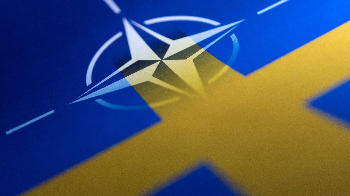Swedish people want to join NATO
