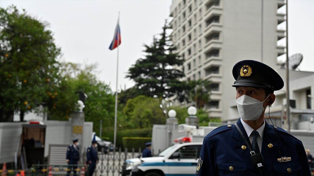 Japan expels 8 Russian officials