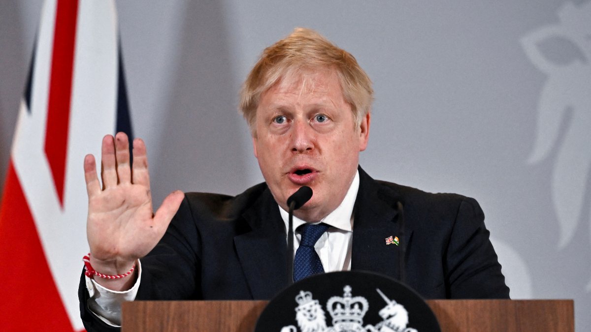 Boris Johnson: We are considering sending tanks to Poland