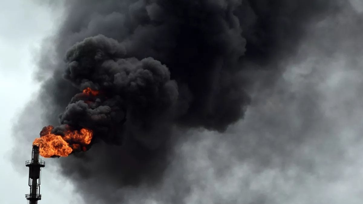 Explosion at illegal oil refinery in Nigeria: 100 dead