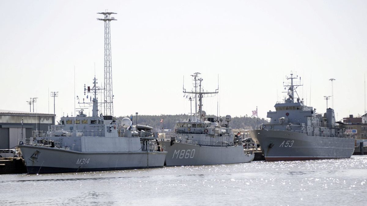 NATO warships in Finland for exercise