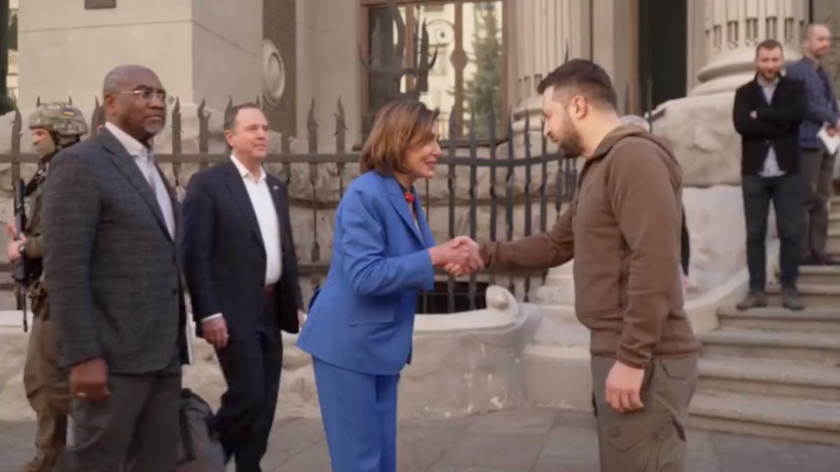 Nancy Pelosi visits Zelensky in Kiev