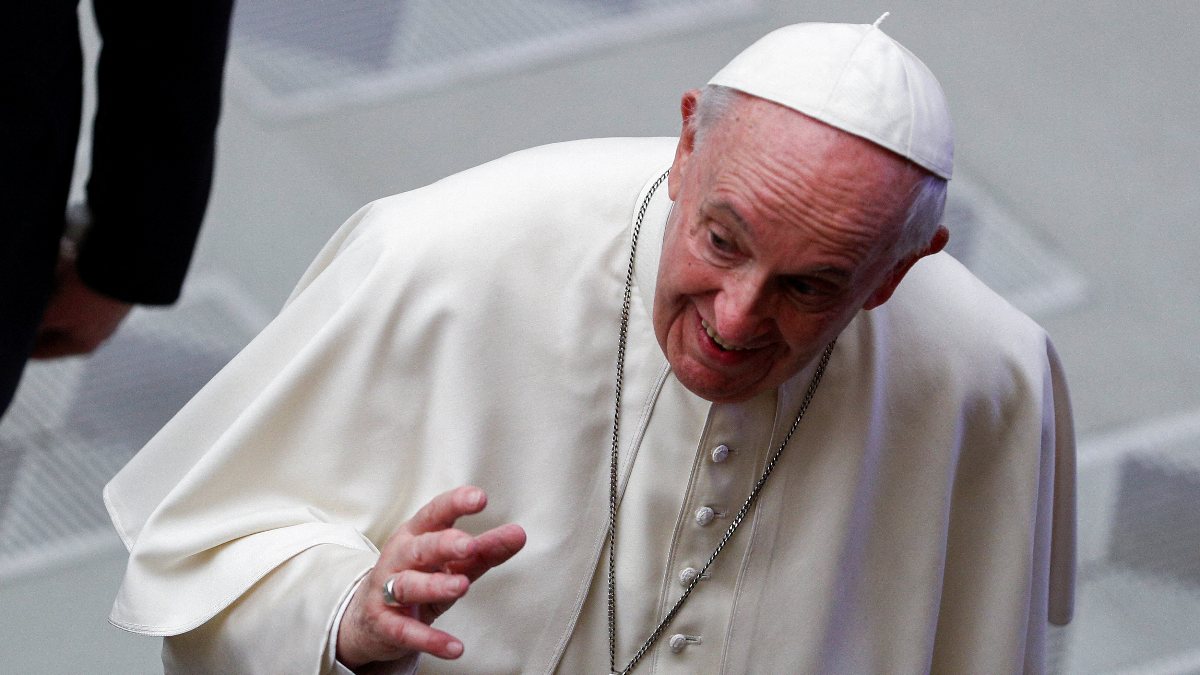 Pope: I want to meet with Putin to stop the war