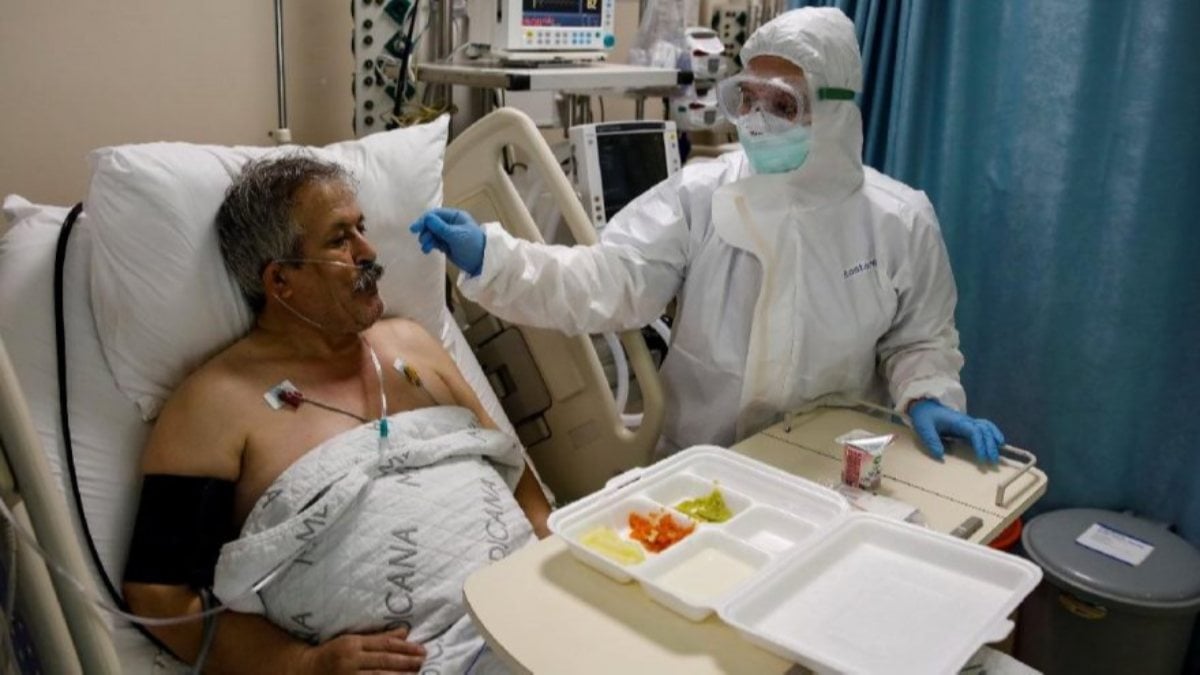 New York'ta koronavirüsten hastaneye yatışlarda artış yaşandı