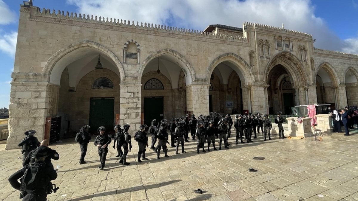 Raid on Masjid al-Aqsa by fanatical Jews