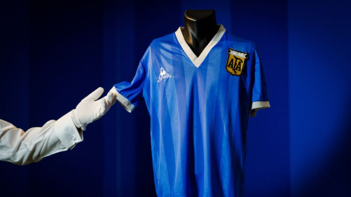 The shirt Maradona wore while scoring a goal with his hand sold for £ 7.1 million