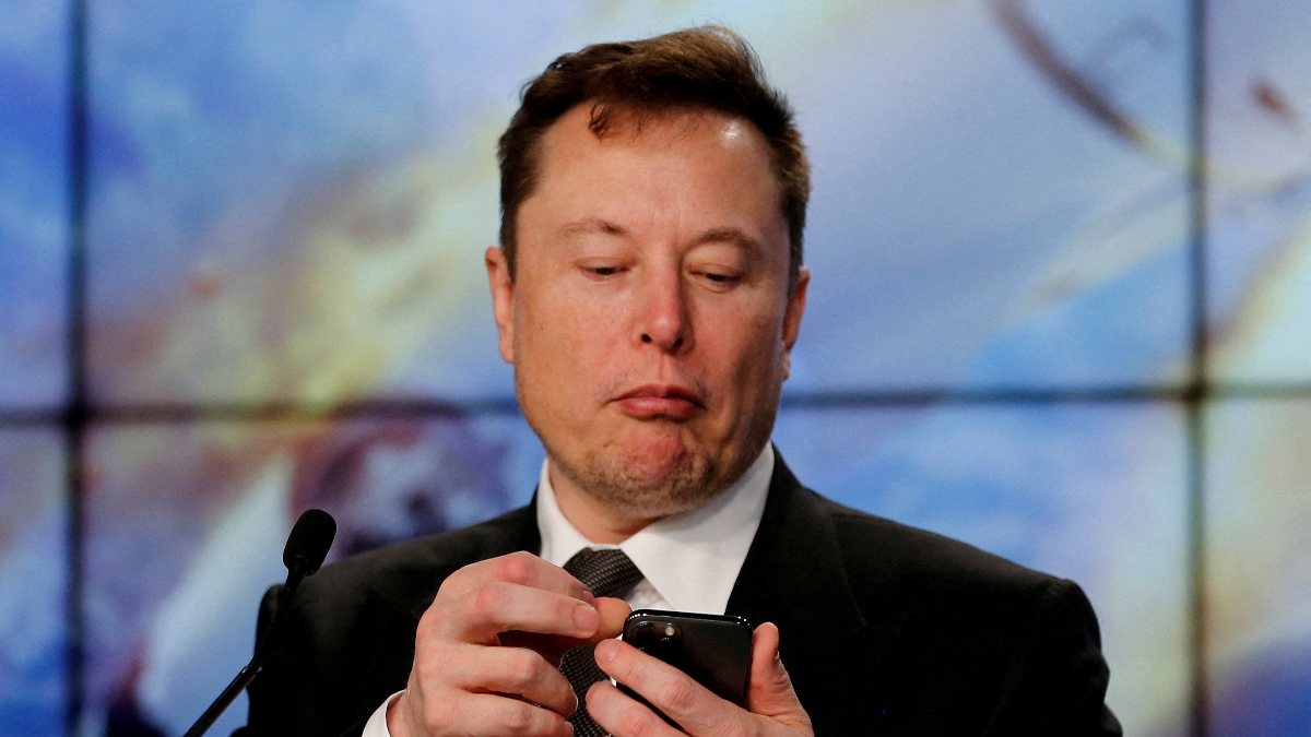 Elon Musk to lift Donald Trump’s Twitter ban