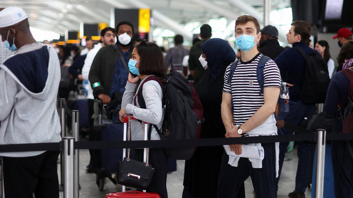 Mask mandatory on flights in Europe ends