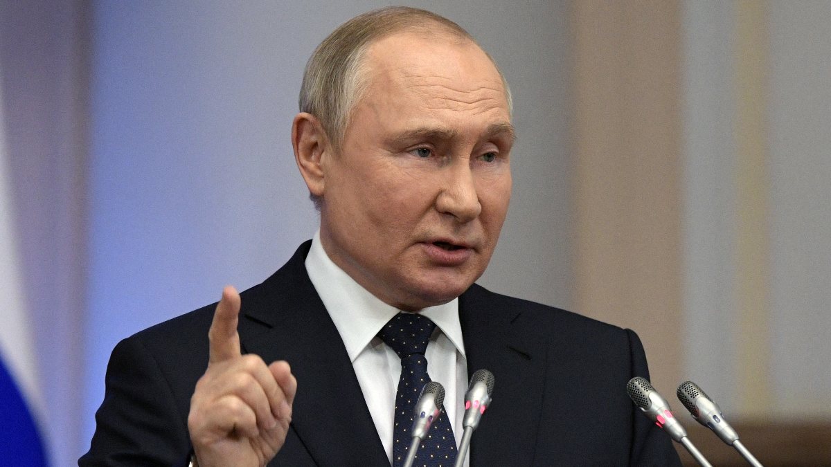 Vladimir Putin: Western sanctions are hitting the peoples of the USA and Europe