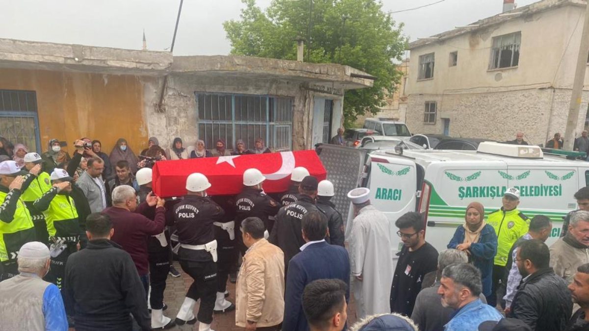 Şehit polis memleketi Nevşehir'de toprağa verildi