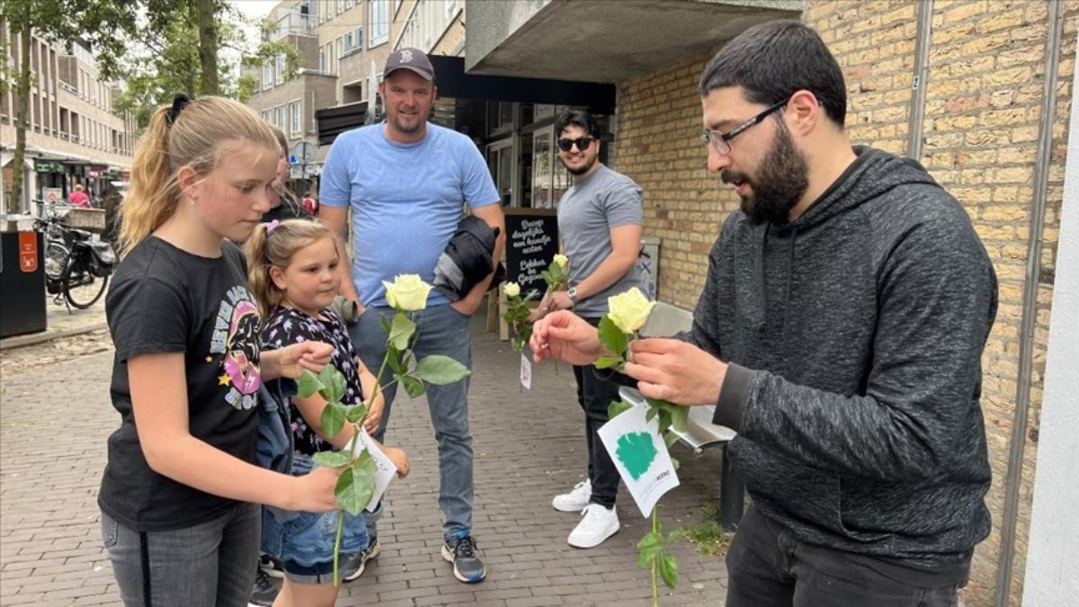 They told about Islam with 10 thousand roses in the Netherlands