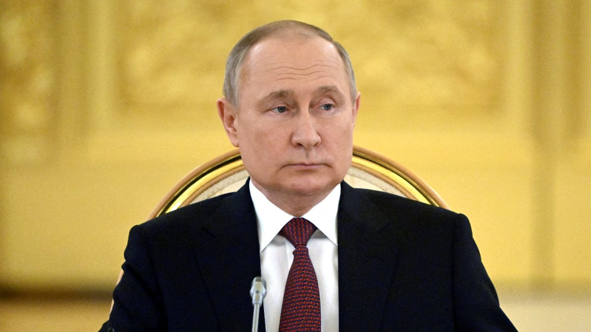 Former MI6 Head Dearlove: Putin will leave in 2023
