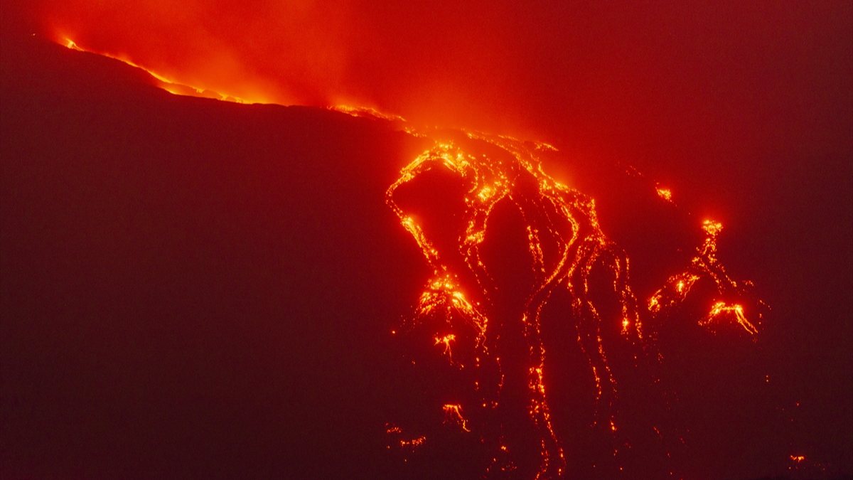 Mount Etna spews lava again