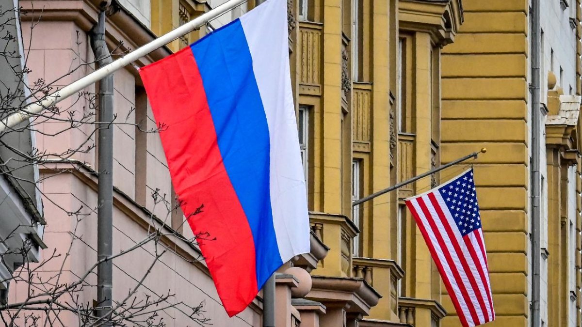 US announces new sanctions on Vladimir Putin and oligarchs