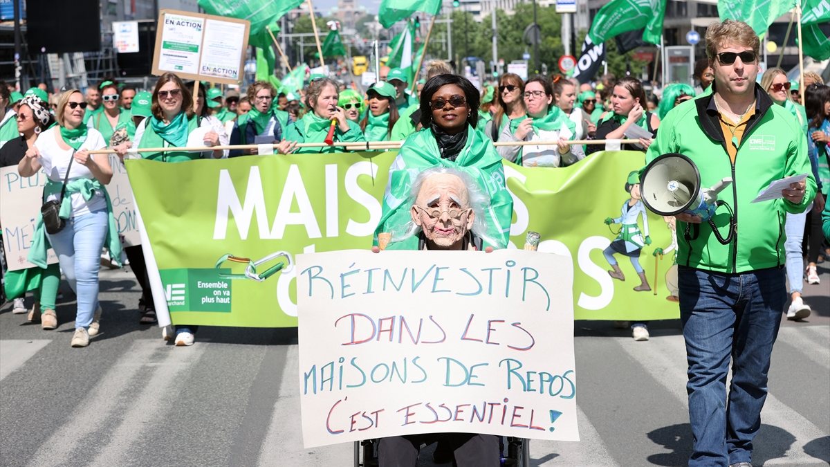 Health and culture workers protest in Brussels