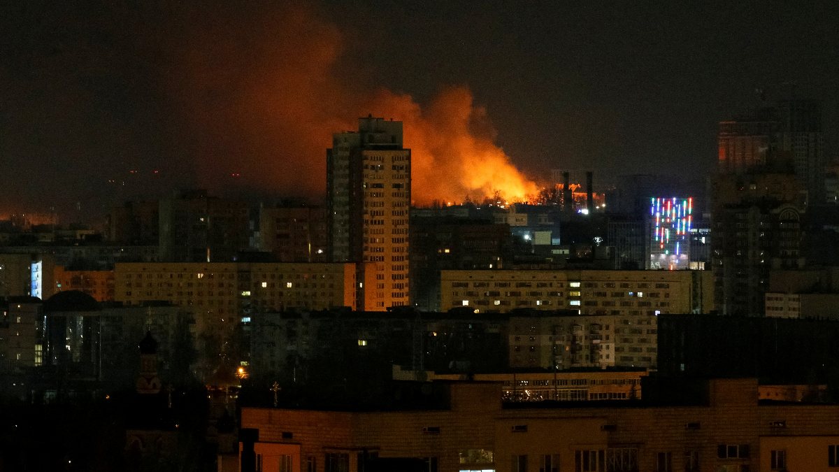Kyiv Mayor announces bombing of city