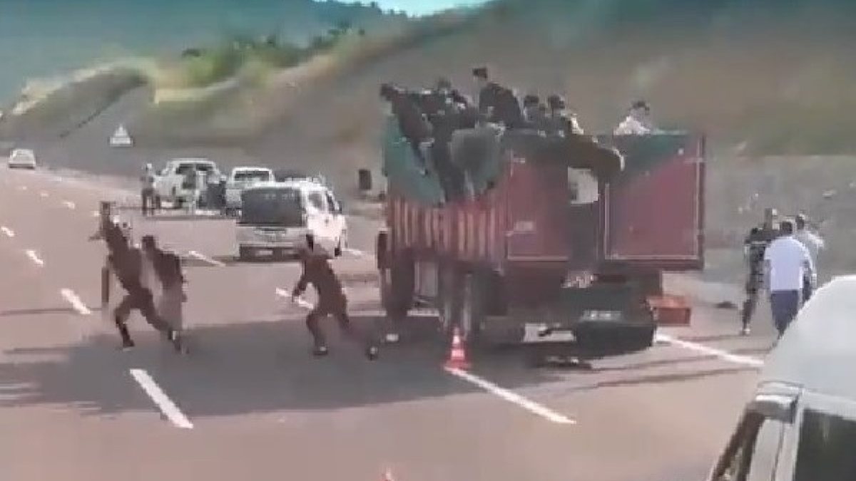 Yalova'daki kaçak göçmenler, kamyondan atlayıp ormana kaçtı