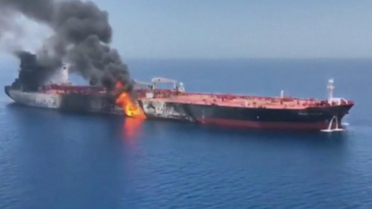 UN: Oil tanker in Red Sea threatens 6 countries