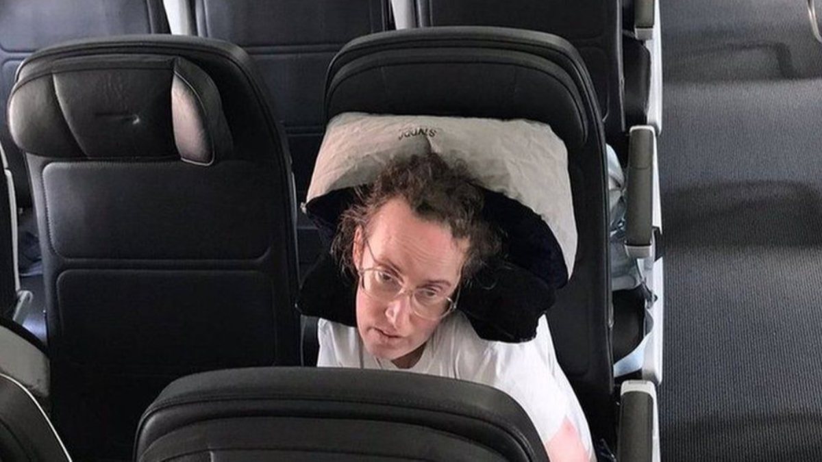 Disabled passenger Brignell in England, kept on plane for a long time