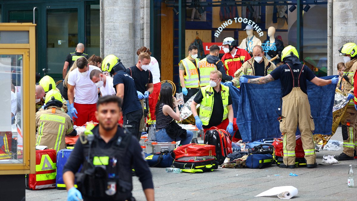 Vehicle plunges into crowd in Germany: There are dead and injured